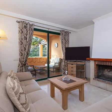 Almadraba 323 Apartman *